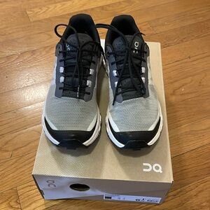 On Running Women's Black and Gray Sneakers